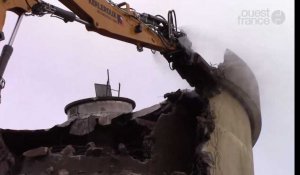 Près de Rennes. La destruction du vieux château d'eau de Janzé en vidéo