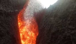 Une GoPro se fait avaler par la lave d'un volcan et continue de filmer (vidéo) 