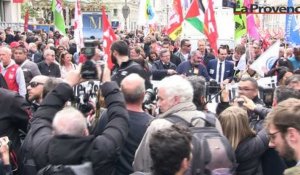 Marseille : Mélenchon et les syndicats défilent contre Macron