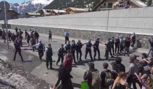 Frontière France-Italie: heurts entre gendarmes et militants