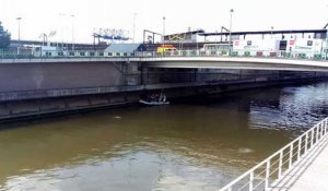 Fouilles dans la Sambre, à Charleroi