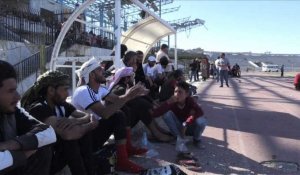 Ex-prison de l'EI, le stade de Raqa accueille des matchs de foot