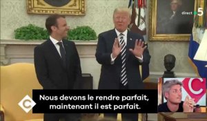 Quand Donald Trump enlève les pellicules d'Emmanuel Macron