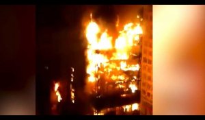 Une tour en flammes s'effondre au coeur de Sao Paulo