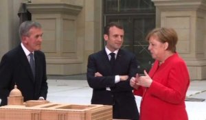 Berlin: Macron et Merkel visitent le Forum Humboldt