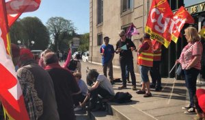 Manifestation de soutien aux cheminots à Avranches 