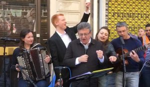 La "fête à Macron" en chars et en musique: même Mélenchon a poussé la chansonnette