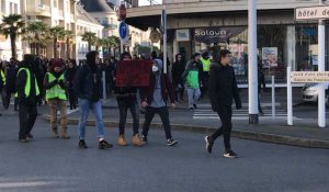 Saint-Nazaire. 150 lycéens, gilets jaunes et CGT convergent vers la mairie