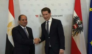 Poignée de main entre Sisi et Kurz à Vienne