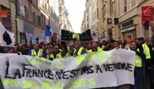 Gilets jaunes : les manifestants retournent sur le Vieux-Port à Marseille