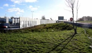 Calais: Un mur d'enceinte de trois mètres de  haut pour la station Total 