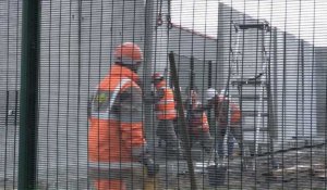 Migrants: un nouveau mur anti-intrusions à Calais