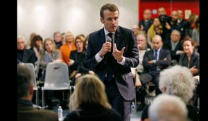 « La vraie réforme, elle va avec la contrainte, les enfants ! C'est pas open bar », déclare Emmanuel Macron lors du débat citoyen dans la Drôme