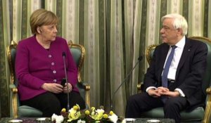 Le président grec Pavlopoulos reçoit Merkel à Athènes