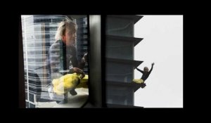 Le "Spiderman français" Alain Robert escalade un nouvel immeuble