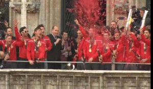 Les Red Lions sur la Grand-Place de Bruxelles