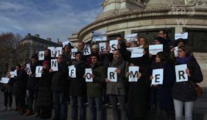 Gilets jaunes: des journalistes manifestent contre les violences