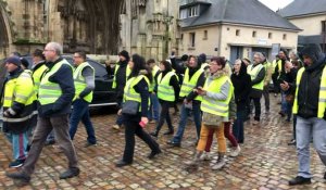 Gilets jaunes à Falaise. Ils chantent la Marseillaise 