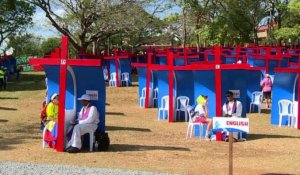 Panama:les jeunes pélerins se confessent avant l'arrivée du Pape