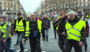 "Gilets jaunes": manifestations éparses au coeur de Paris