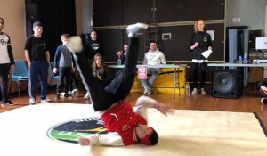 La Flèche. Battle et démonstrations de breakdance au Carroi