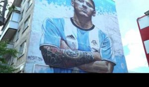 Un portrait géant de Messi sur les murs d'une ville russe