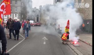 Saint-Brieuc. Une centaine de personnes manifeste contre la politique du gouvernement