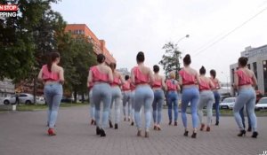 Russie : Des jeunes filles offrent un cours sexy de Kizomba en pleine rue (Vidéo)