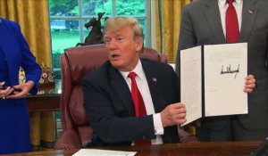 Trump signe un décret pour éviter les séparations de familles