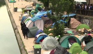 Paris: évacuation du camp de migrants du canal Saint-Martin