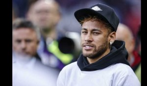 Neymar en couple : Sa belle Bruna Marquezine lui manque (Photo)