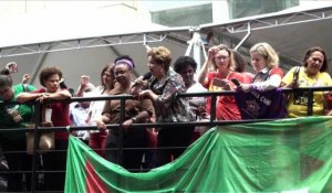 Dilma Rousseff participe à une marche de soutien à Lula