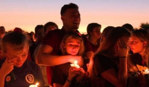 Floride: veillée en hommage aux victimes de la fusillade