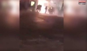 Par accident, une jeune femme fait exploser son feu d'artifice au milieu d'une foule (Vidéo)