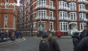 La justice britannique maintient le mandat d'arrêt de Julian Assange