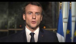 Emmanuel Macron : ses vœux jugés trop longs, il refait une version "jeune" (vidéo)