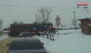 Russie : Un jeune homme se fait renverser par un train en traversant la voie (Vidéo)