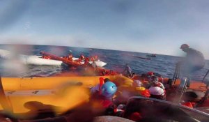 Migrants: deux femmes mortes en Méditerranée, nombreux disparus
