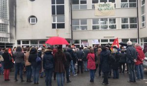 Le défilé des manifestants du personnel des Ehpad à Châteaubriant 