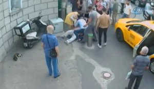 Turquie : un homme fait un malaise, tout le monde se précipite pour l'aider ! (Vidéo)