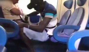 Italie : un pickpocket vole un homme endormi dans un train (vidéo)