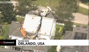 Etats-Unis : la toiture d'une maison littéralement coupée en deux par la chute d'une grue