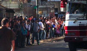 Les Vénézueliens frustrés par l'augmentation des billets de bus