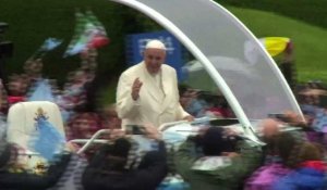 Le pape demande "pardon" à Dieu pour les abus en Irlande