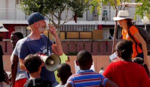 Marseille : Edmund Platt à la cité Félix Pyat pour une opération anti-déchets