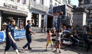 Streetbasket video des enfants jouant avec les pros de Mons-Hainaut