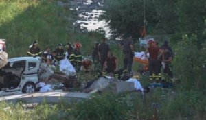 Pont/Gênes: les secours s'affairent pour extraire les blessés