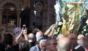 Plus d'un millier de fidèles ont participé à la procession autour de la cathédrale de La Major