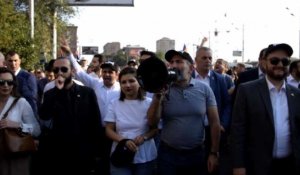 Arménie: manifestation pour fêter les 100 jours de Pachinian