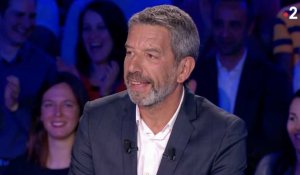 Quand Michel Cymes blague sur le doigt de Yann Moix (ONPC) - ZAPPING TÉLÉ BEST OF DU 20/08/2018